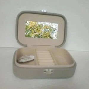 NWT Antropologie Jewelry Organizer Case  Bridesmaid Gifts Travel Bag - Leather